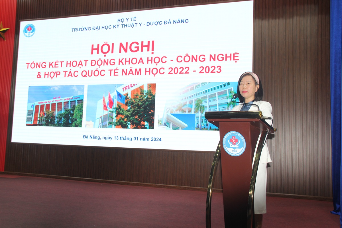 Trường Đại học Kỹ thuật Y - Dược Đà Nẵng tổ chức hội nghị tổng kết hoạt động Khoa học-Công nghệ và Hợp tác Quốc tế năm học 2022 - 2023