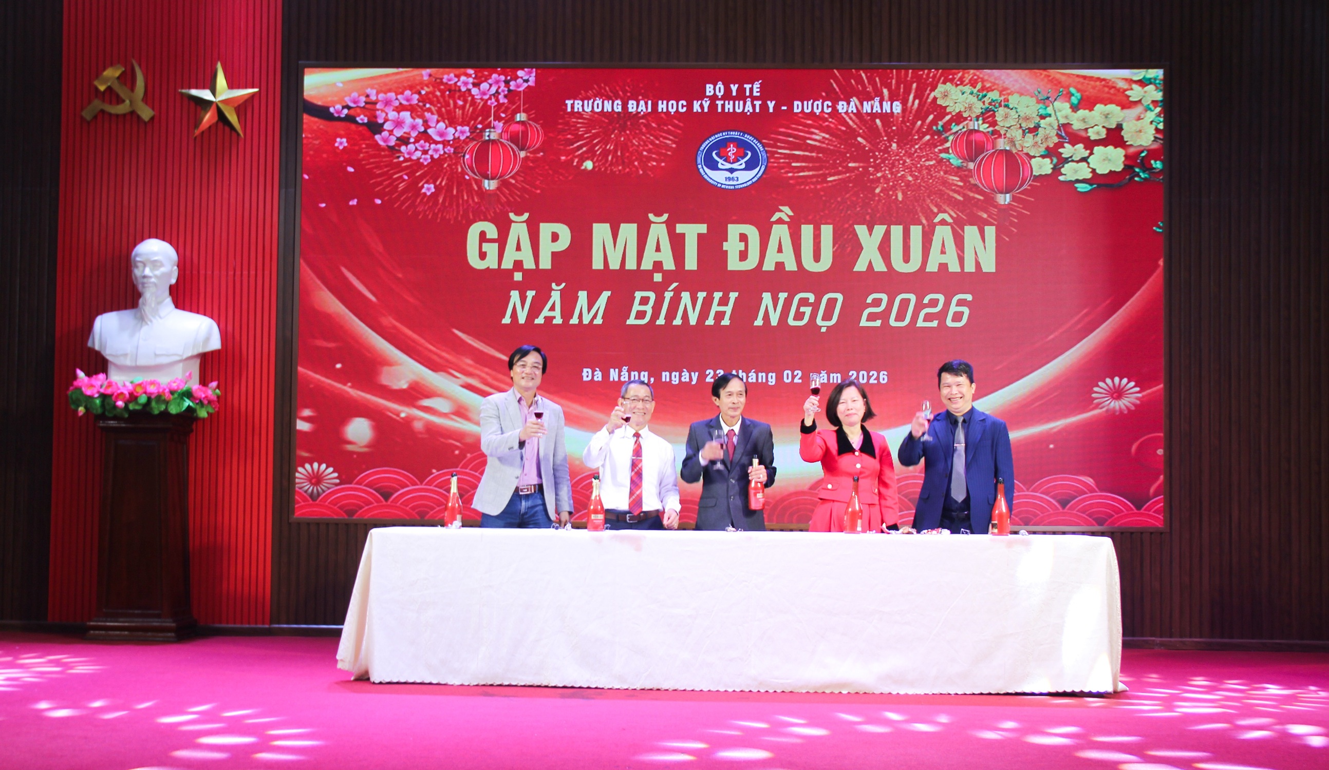 Trường Đại học Kỹ thuật Y - Dược Đà Nẵng tổ chức gặp mặt đầu Xuân Bính Ngọ 2026