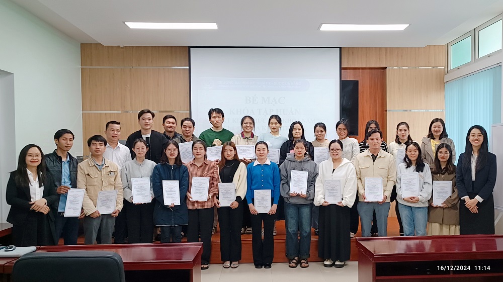 Da Nang University of Medical Technology and Pharmacy organizes the 2024 Dental Knowledge Update Training Course with the theme of Pediatric Dentistry.