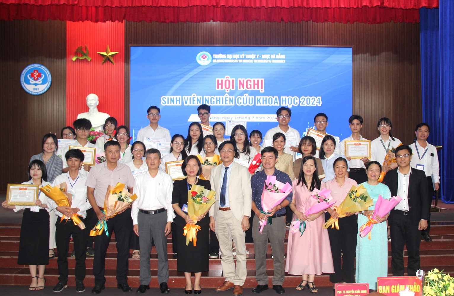 Da Nang University of Medical Technology and Pharmacy organizes the 2024 University-level Student Scientific Research Conference.