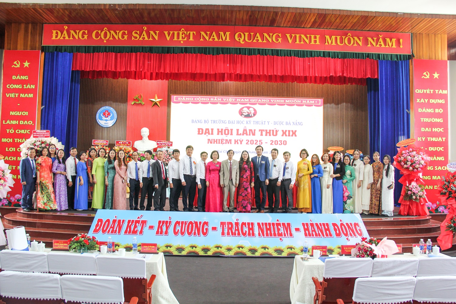Đại hội Đảng bộ Trường Đại học Kỹ thuật Y - Dược Đà Nẵng lần thứ XIX, nhiệm kỳ 2025 -2030: Đoàn kết - Kỷ cương - Trách nhiệm - Hành động