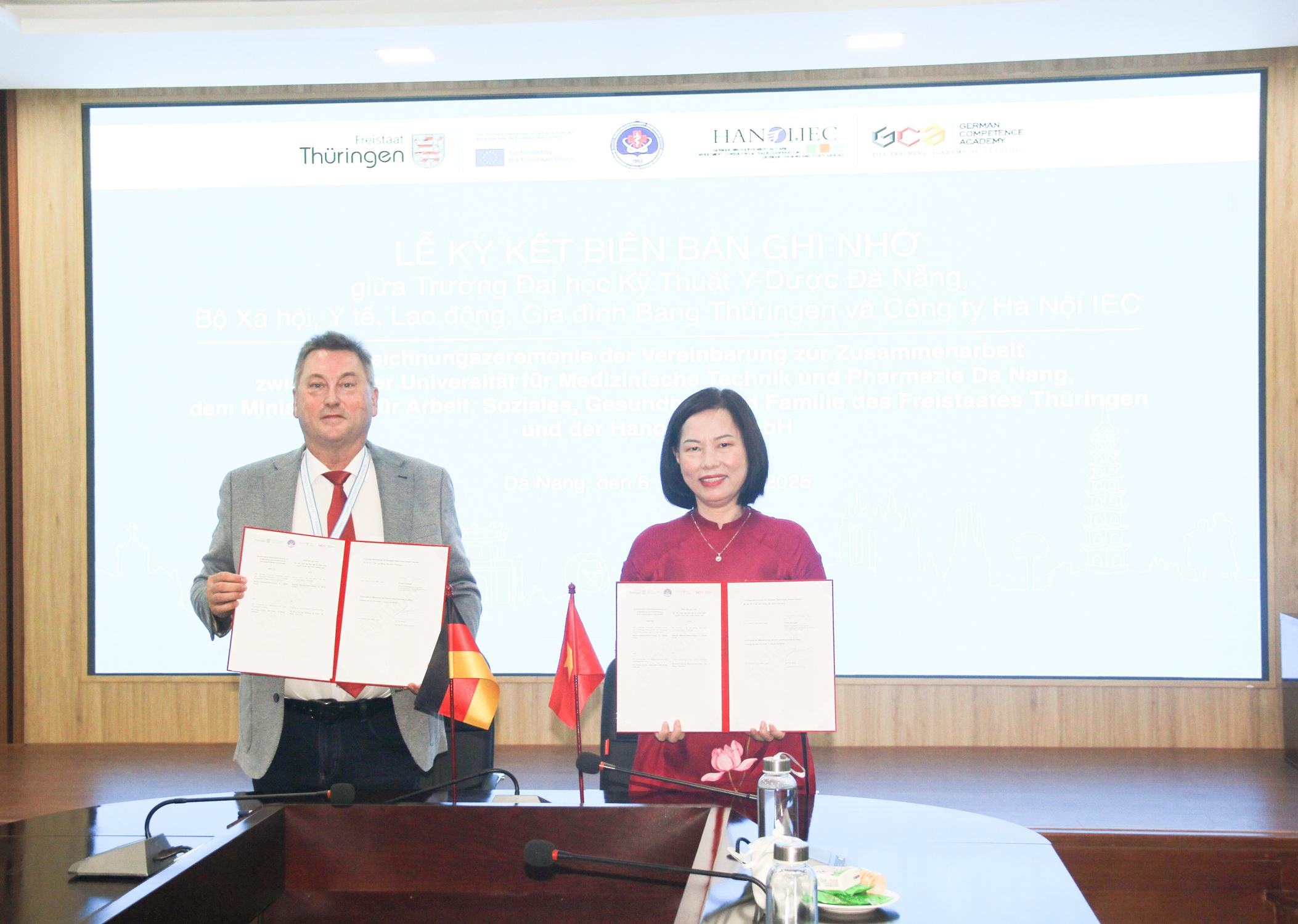 Thúc đẩy hợp tác quốc tế trong đào tạo nhân lực y tế giữa Trường Đại học Kỹ thuật Y – Được Đà Nẵng và Bang Thuringia (Đức).