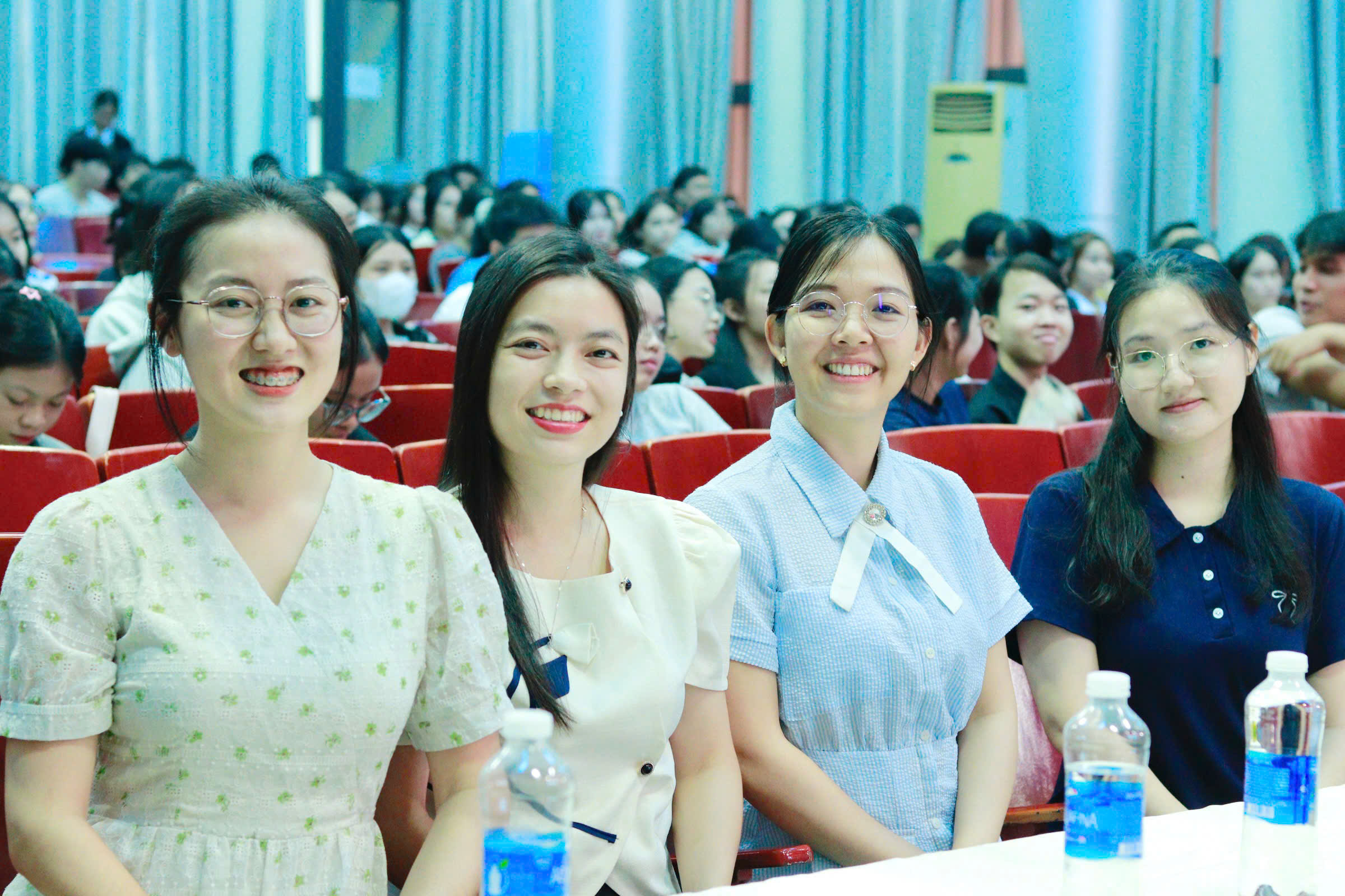 CHÀO MỪNG TÂN SINH VIÊN KHOA XÉT NGHIỆM Y HỌC – ĐẠI HỌC KỸ THUẬT Y - DƯỢC ĐÀ NẴNG NĂM 2025 