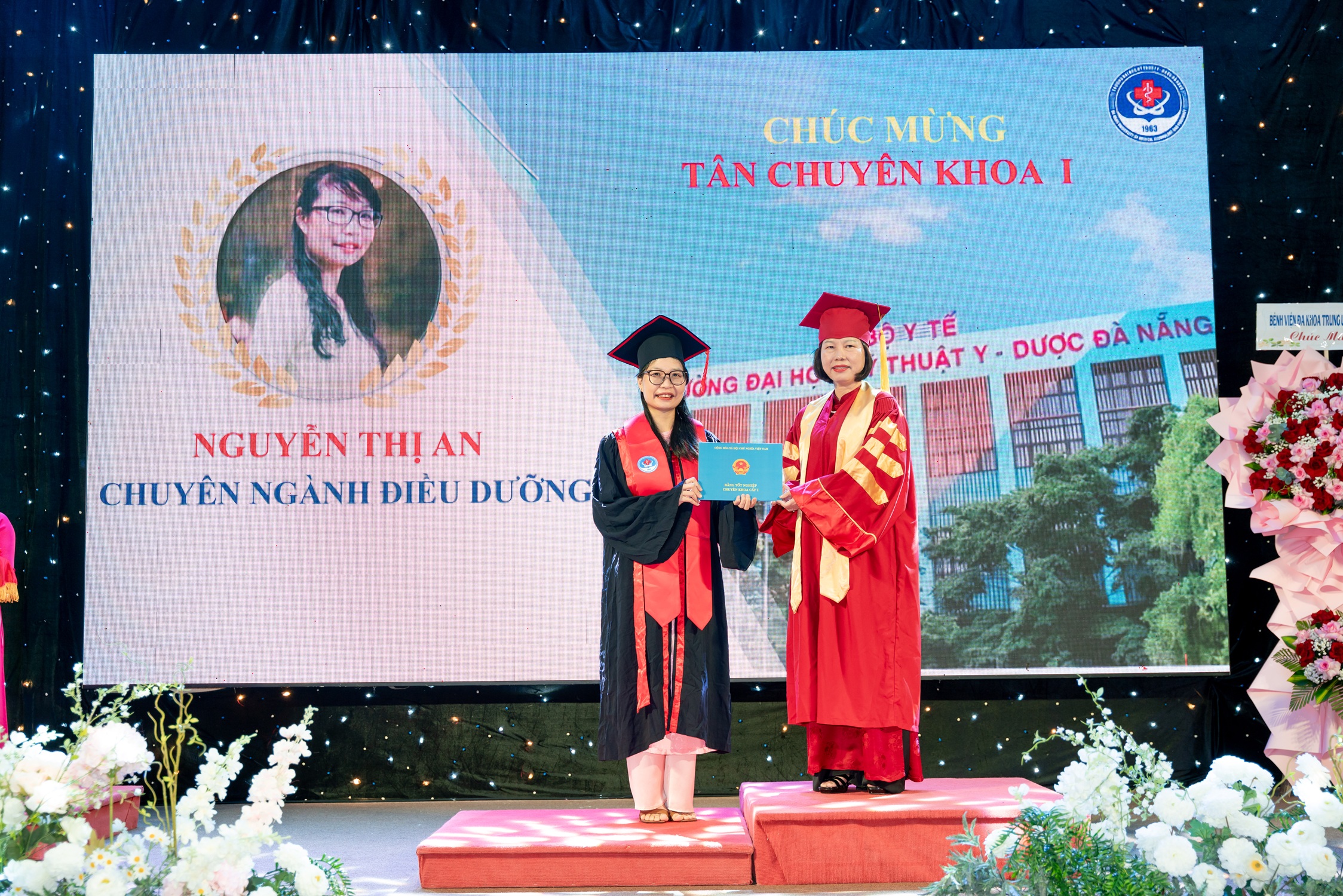 Trường Đại học Kỹ thuật Y - Dược Đà Nẵng tổ chức Lễ tốt nghiệp trao bằng Chuyên khoa I khóa 2