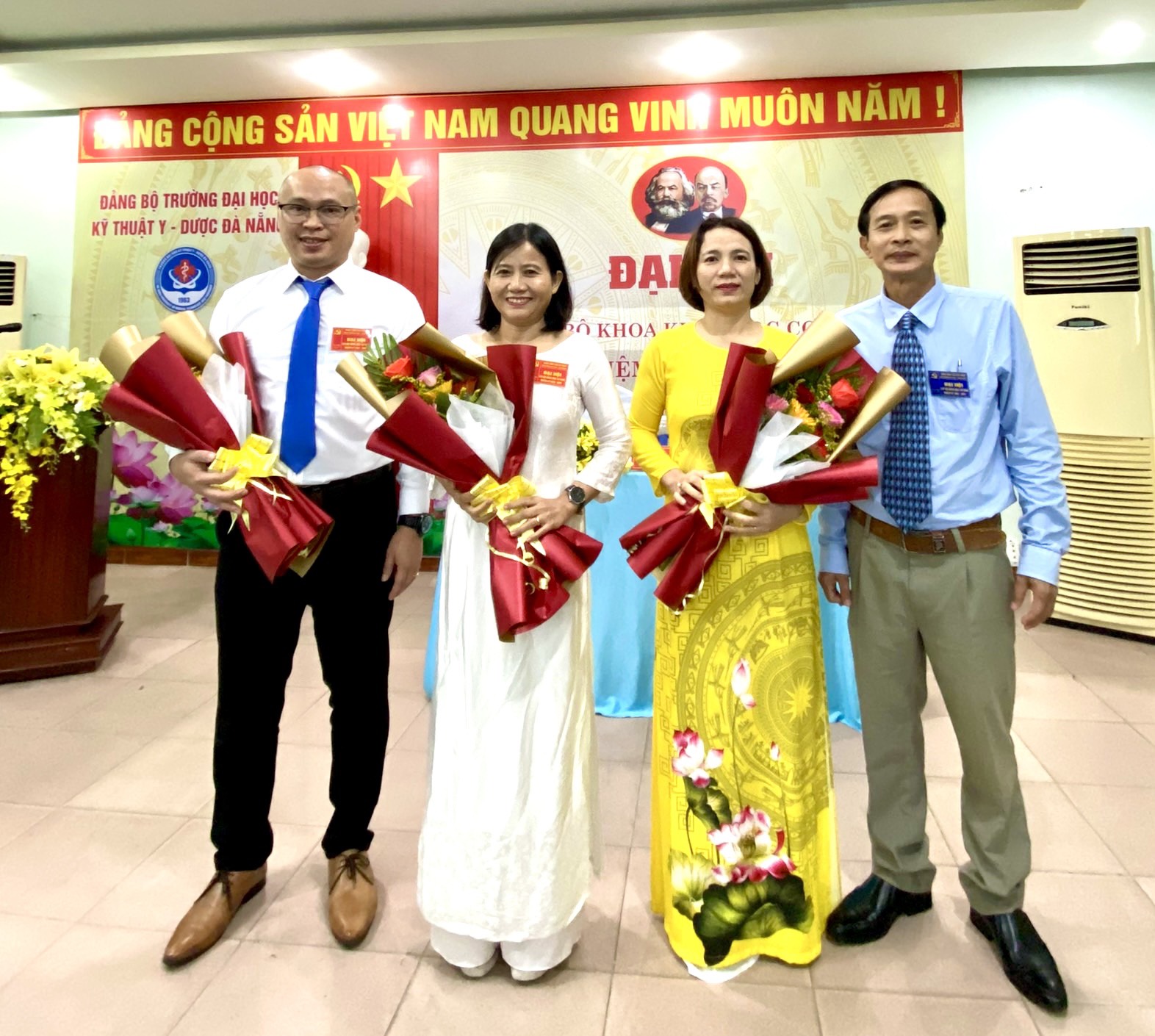 Hoạt động đoàn thể