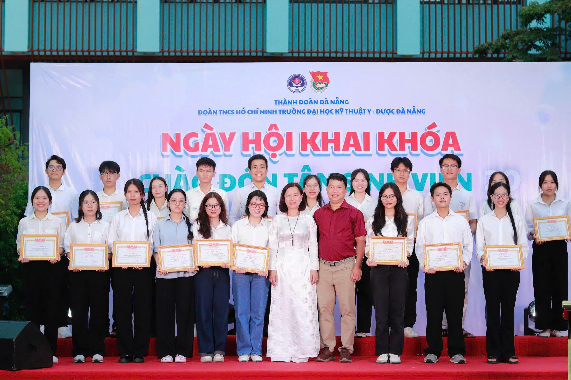 Ngày hội Khai khóa & Chào đón Tân sinh viên - Trường Đại học Kỹ thuật Y - Dược Đà Nẵng