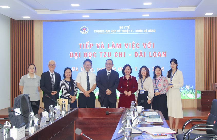 Da Nang University of Medical Technology and Pharmacy Welcomes and Works with Representatives from Tzu Chi University, Taiwan