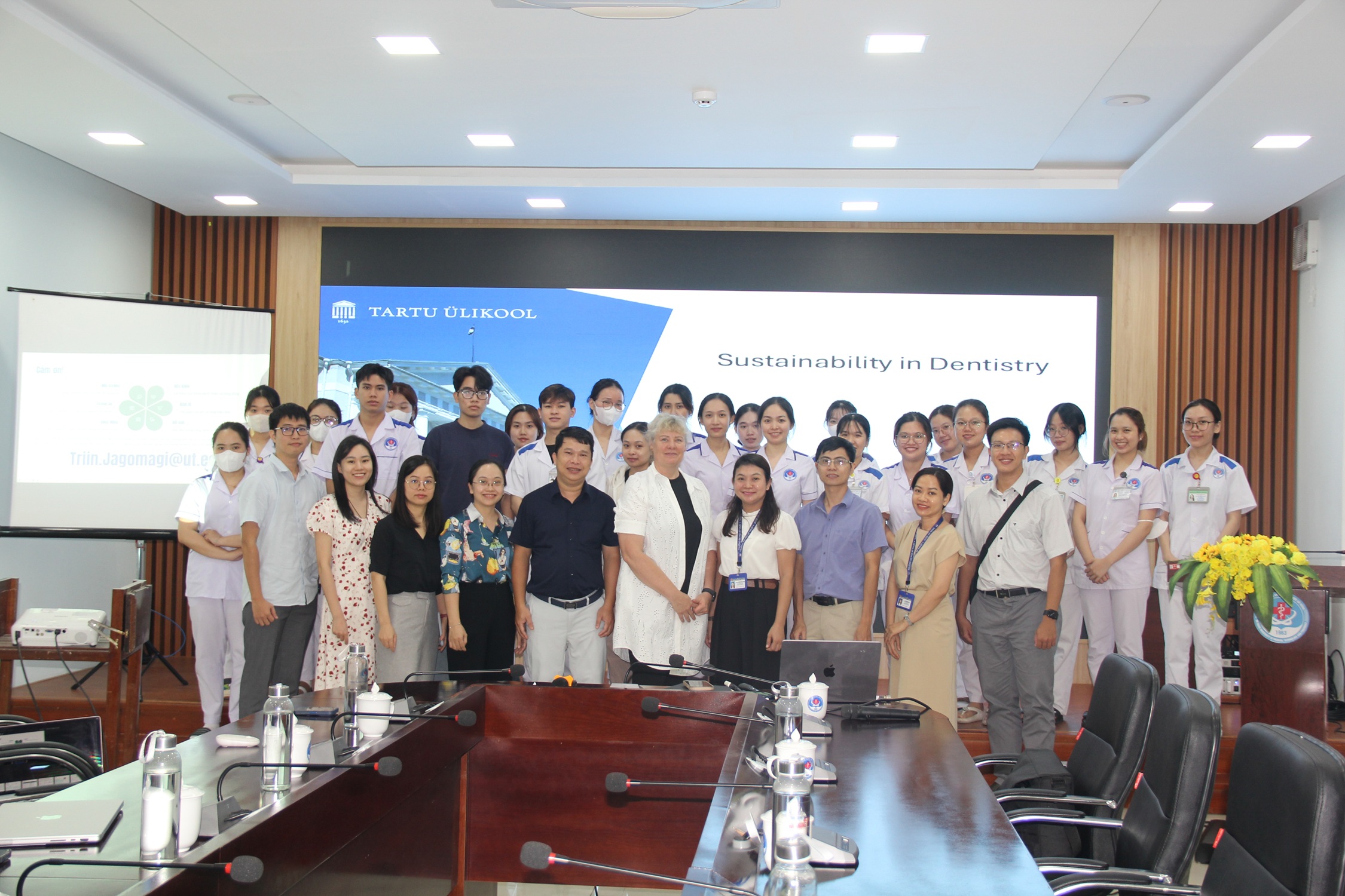 Trường Đại học Kỹ thuật Y - Dược Đà Nẵng tổ chức khóa tập huấn về Tính bền vững trong Nha khoa