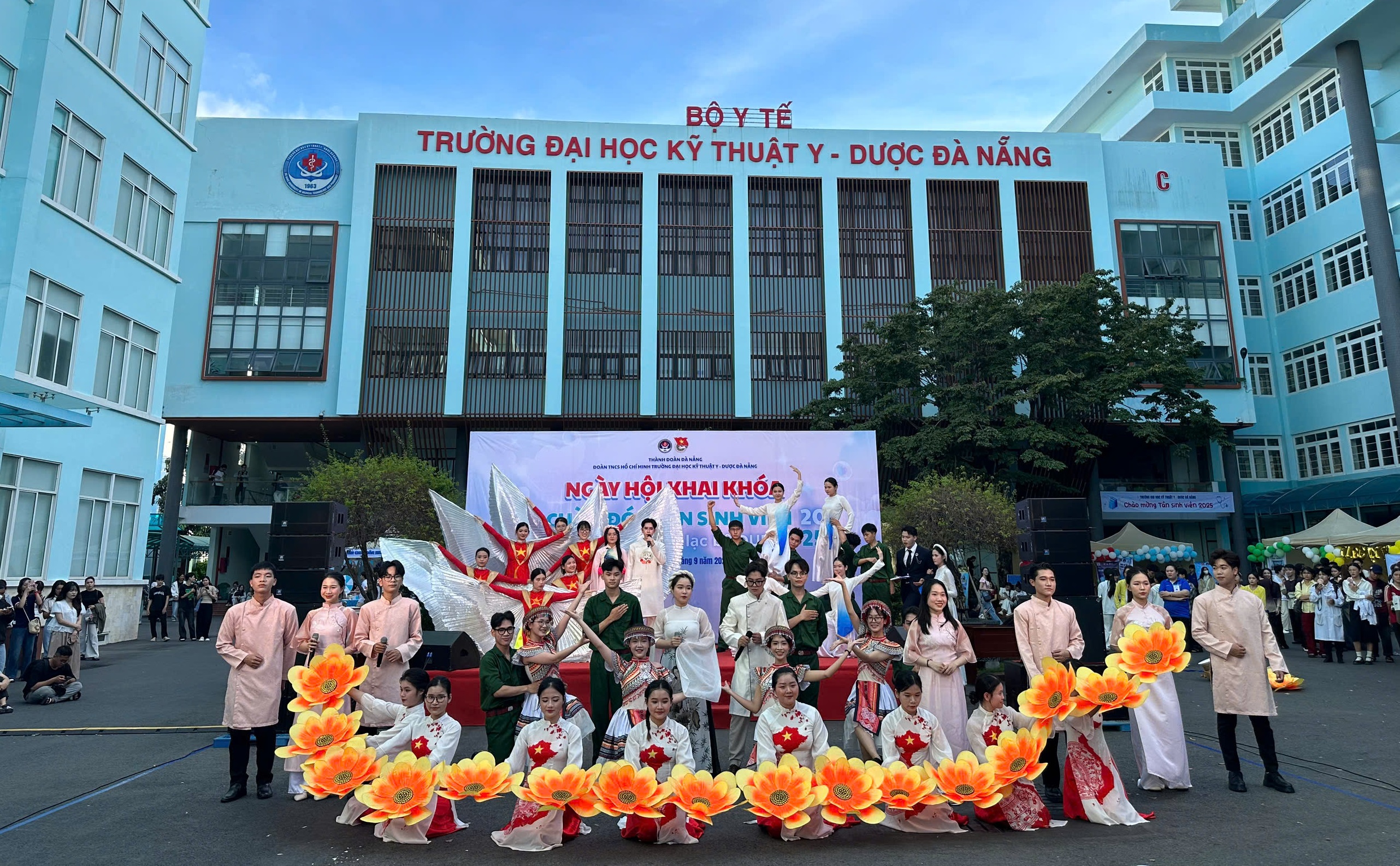 Opening Ceremony & Freshmen Welcome Day – Da Nang University of Medical Technology and Pharmacy