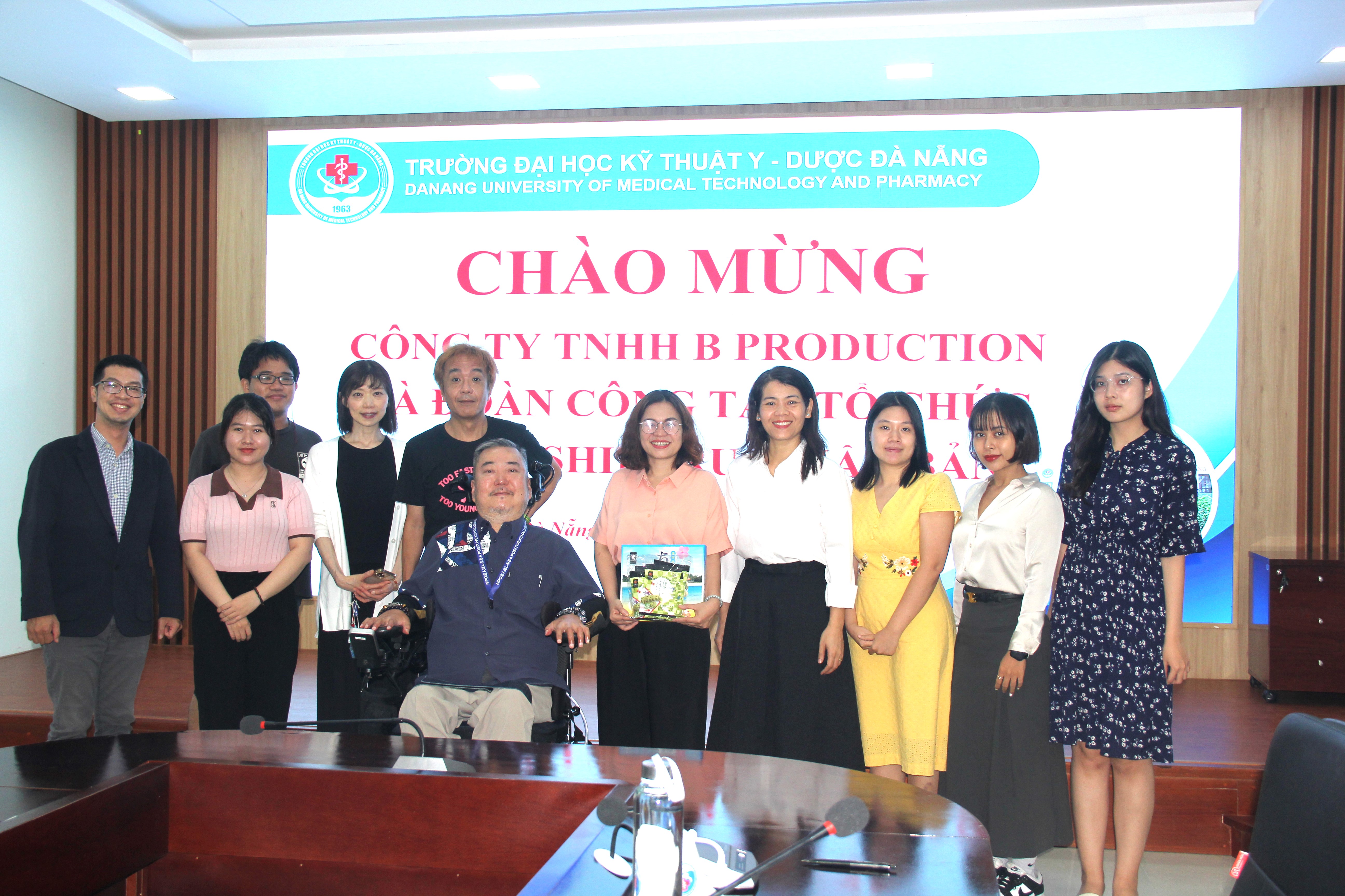 Trường Đại học Kỹ thuật Y - Dược Đà Nẵng chủ trì đón tiếp Công ty B Production và tổ chức NPO Poshiburu, Nhật Bản 