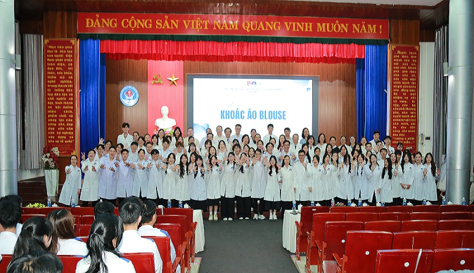 217 Medical Students Don White Coats – Embarking on Their Clinical Journey