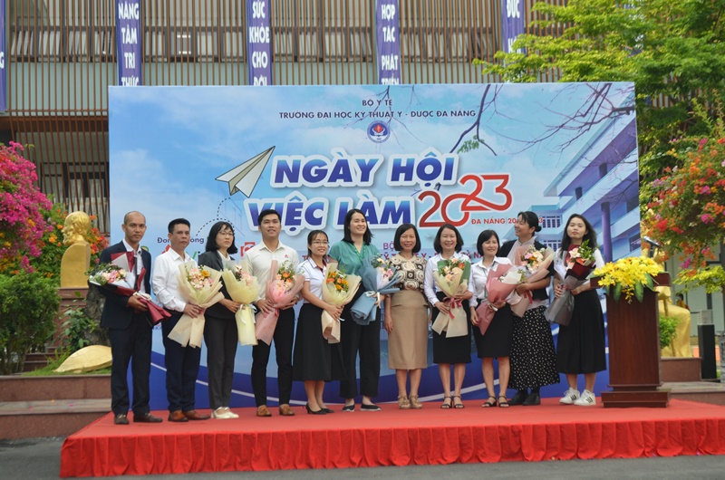 Trường Đại học Kỹ thuật Y – Dược Đà Nẵng tổ chức ngày Hội việc làm 2023