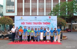 CĐCS Trường Đại học Kỹ thuật Y - Dược Đà Nẵng tổ chức các hoạt động hoạt động chào mừng Tháng công nhân và các sự kiện lớn của Thành phố và đất nước.