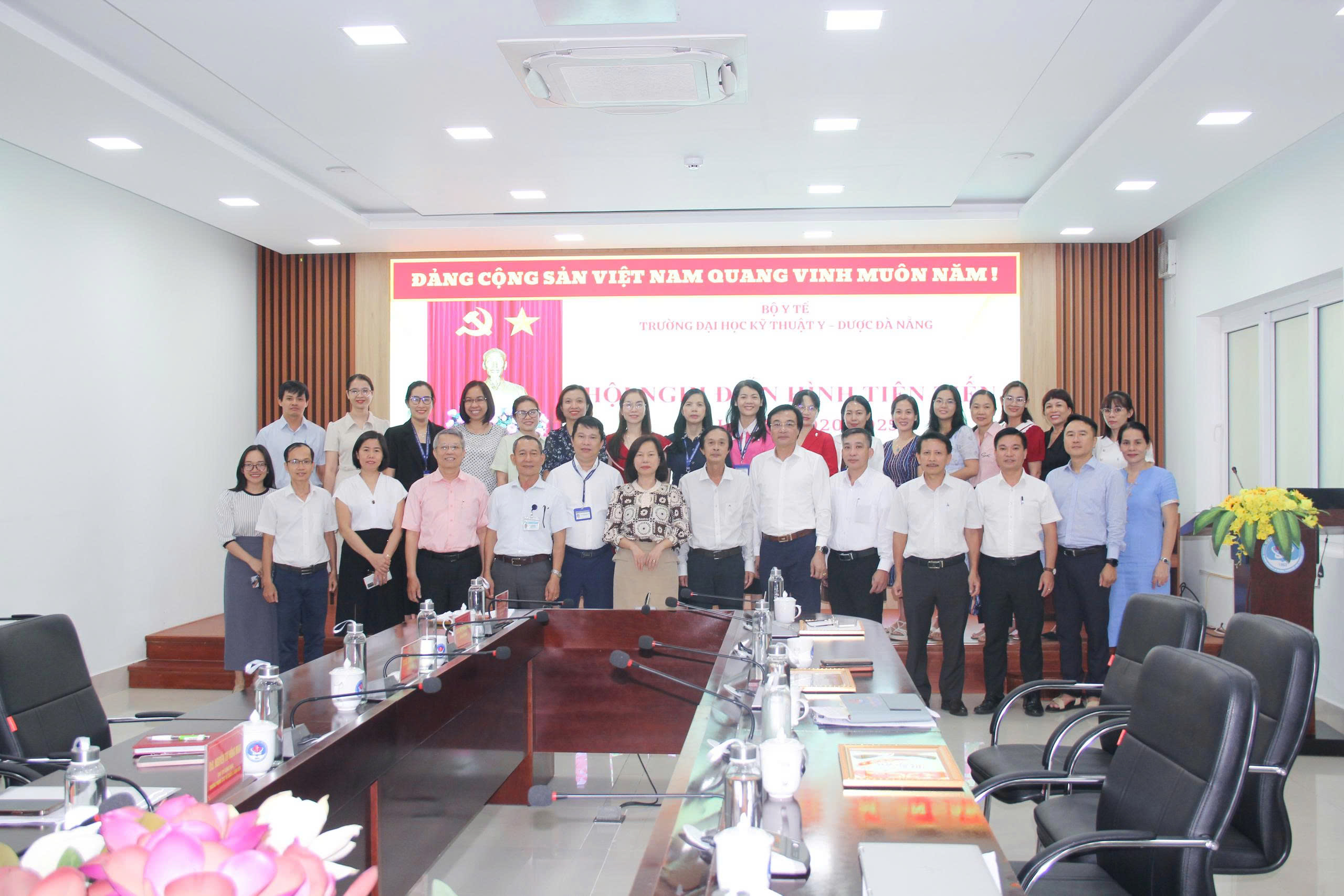 Trường Đại học Kỹ thuật Y - Dược Đà Nẵng tổ chức Hội nghị điển hình tiên tiến giai đoạn 2020 - 2025